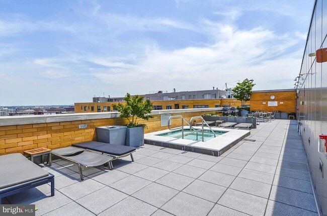 Building Photo - 475 K St NW