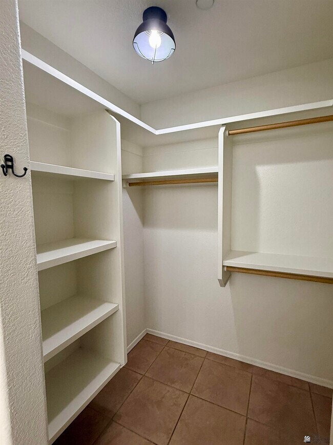 Building Photo - 3108 S Ragen Dr