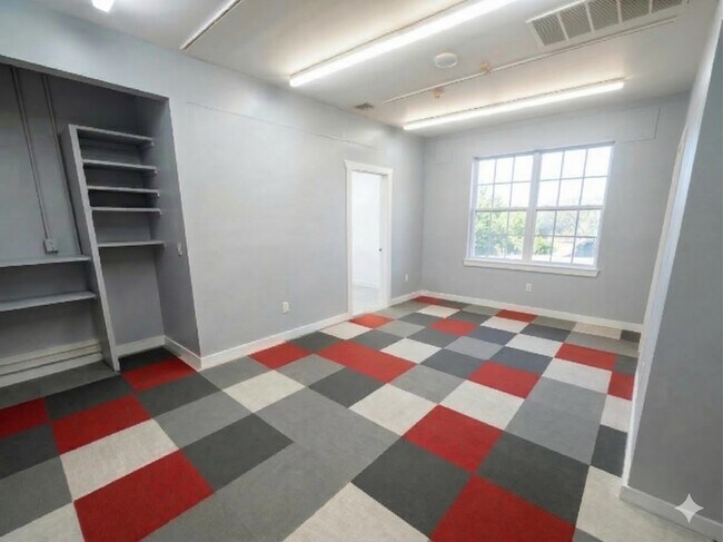 Building Photo - 148 71st St