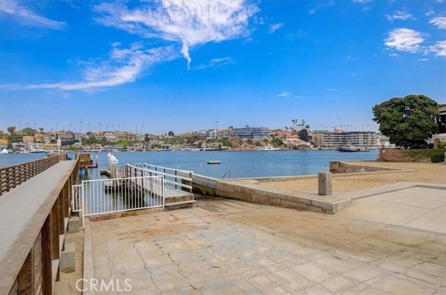 Building Photo - 2128 Miramar Dr