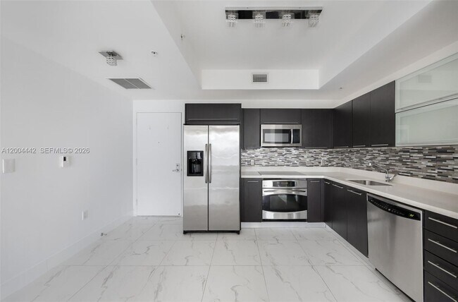 Building Photo - 90 SW 3rd St