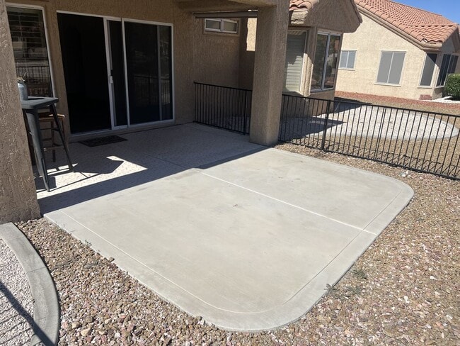 Building Photo - Beautifully Updated 2 Bedroom, 2 Bathroom ...
