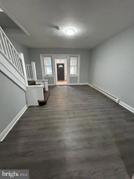 Building Photo - 5824 Florence Ave