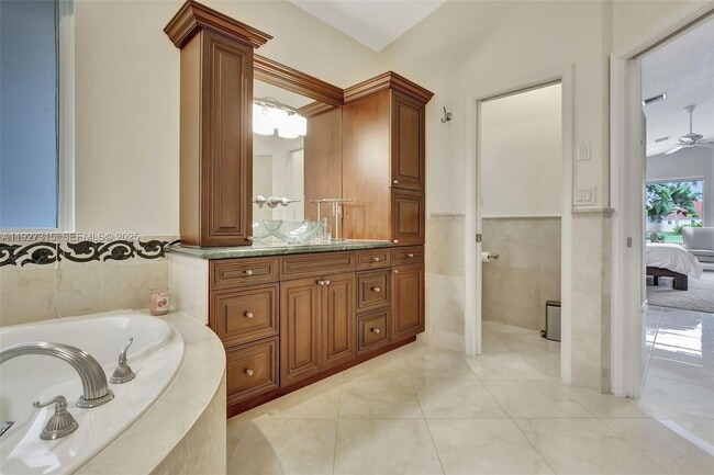 Building Photo - 2922 Medinah