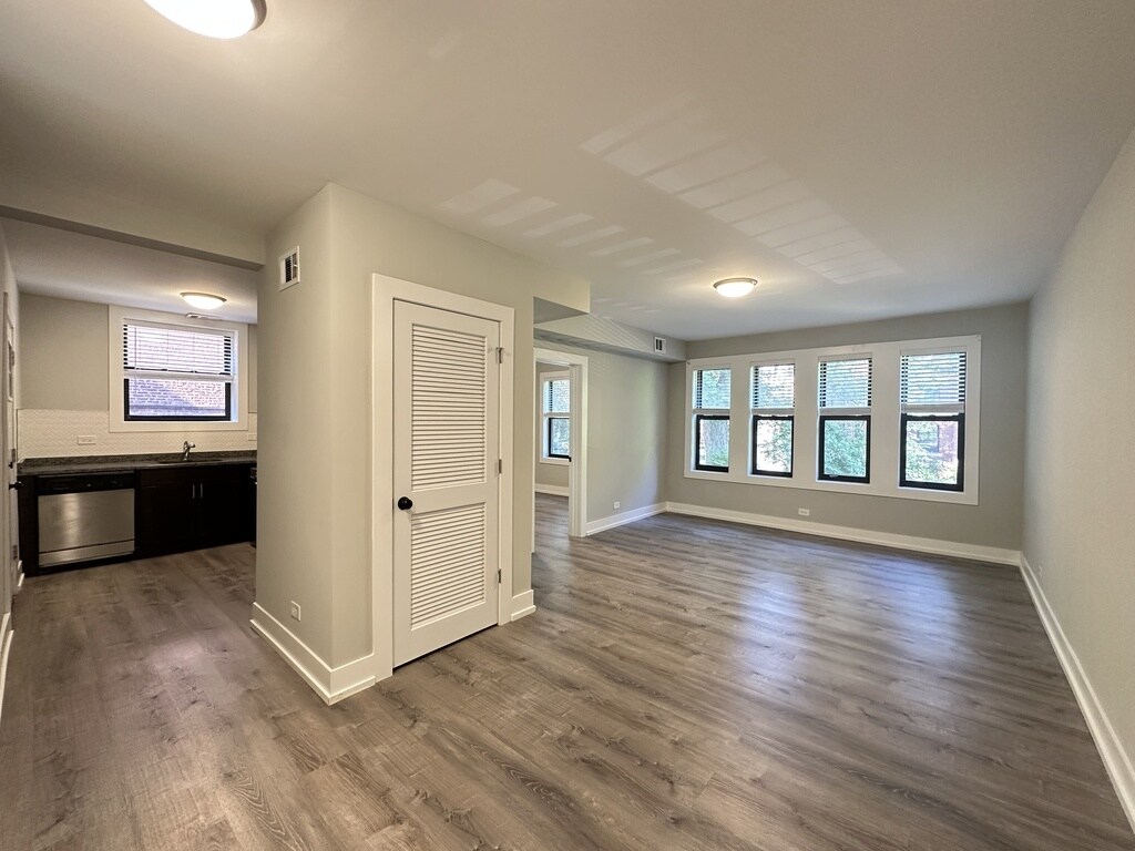 Building Photo - 1122 Maple Ave