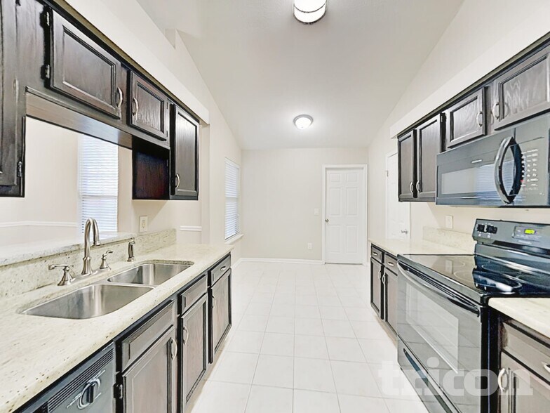 Building Photo - 7738 Collins Ridge Blvd