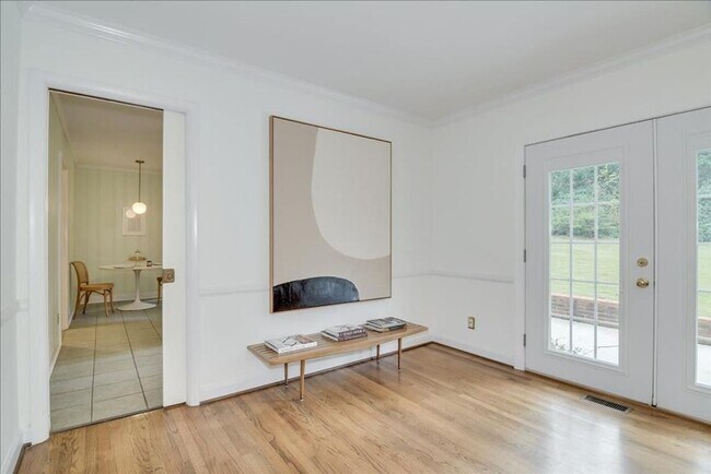 Building Photo - Beautiful West Augusta Ranch