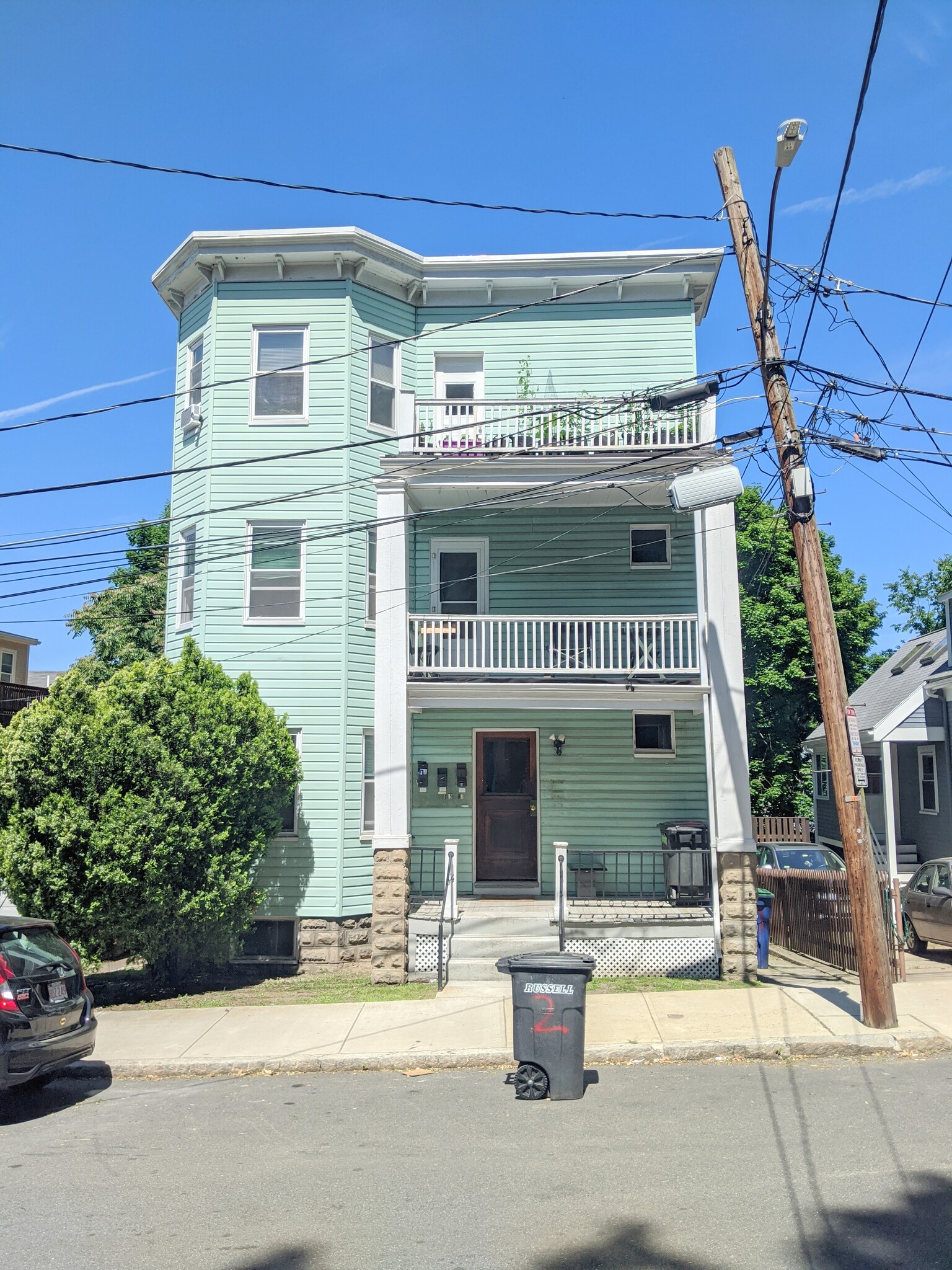 Building Photo - 64 Linden Ave