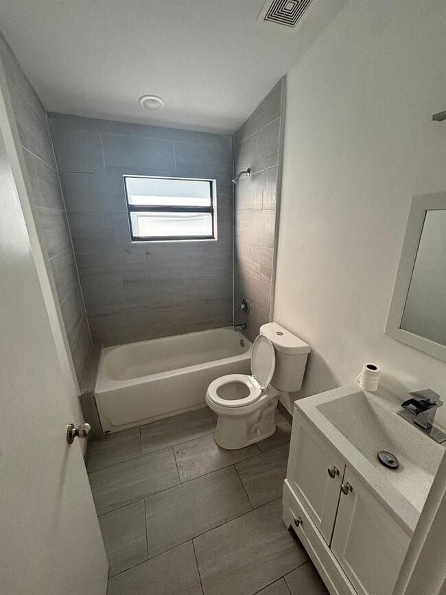 Building Photo - 2020 NW 9th St