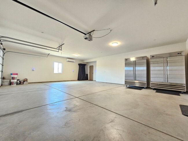 Building Photo - Dream Home 4 bed 3 bath Home!