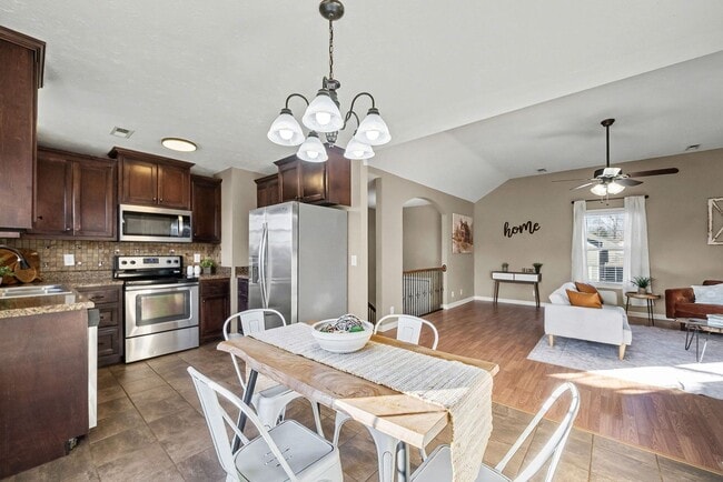 Building Photo - 1304 Freedom Dr