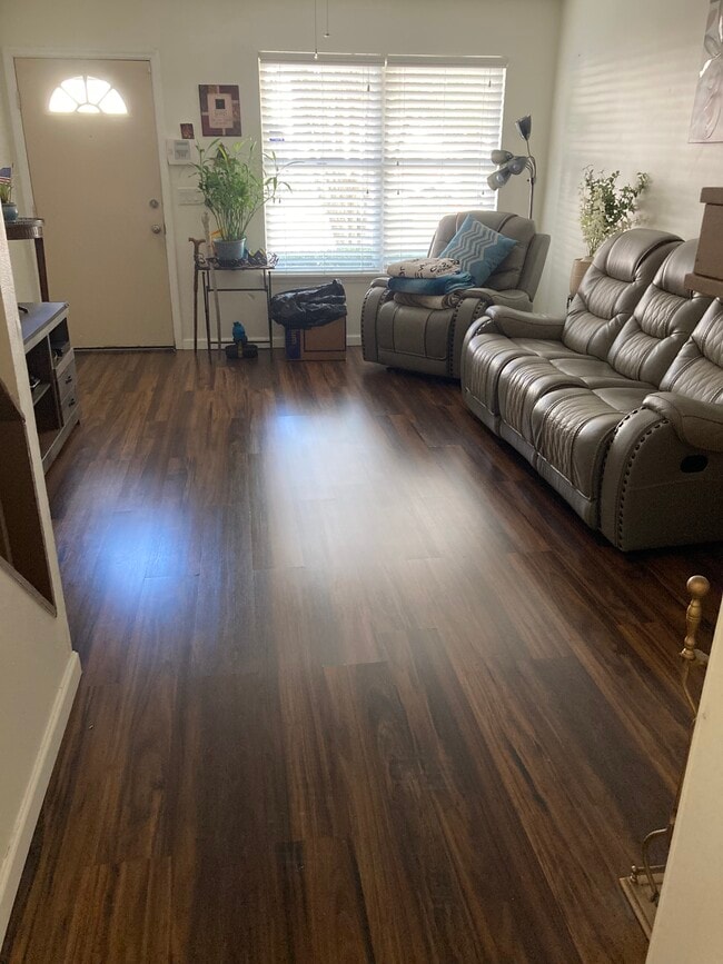 Building Photo - 7618 Colonial Ct