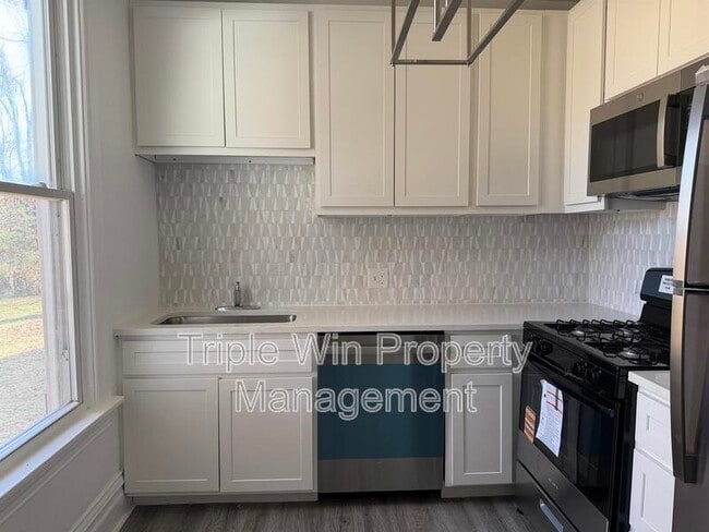 Building Photo - 123 W Thornton Ave