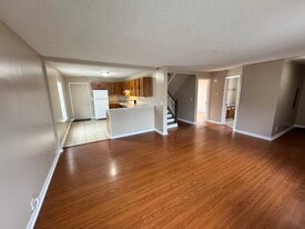 Building Photo - 1120 Garfield St