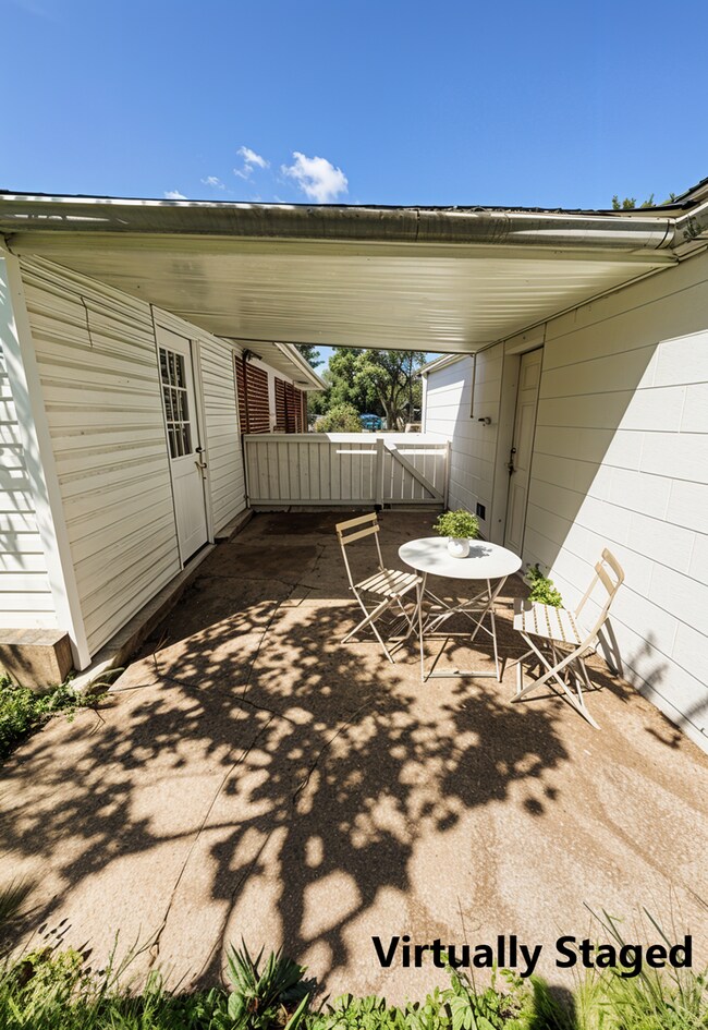 Building Photo - 4 Bedroom Home for Rent in University City!