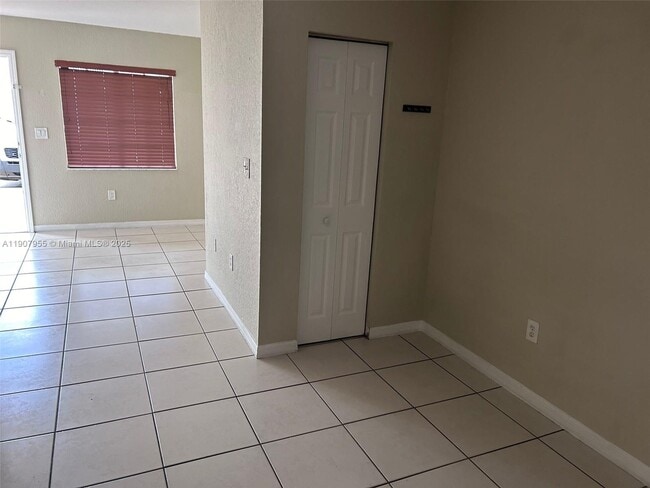 Building Photo - 2860 W 80th St