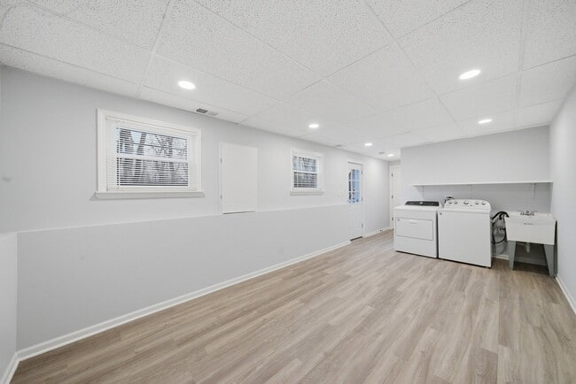 Building Photo - 2S245 Mayfield Ln