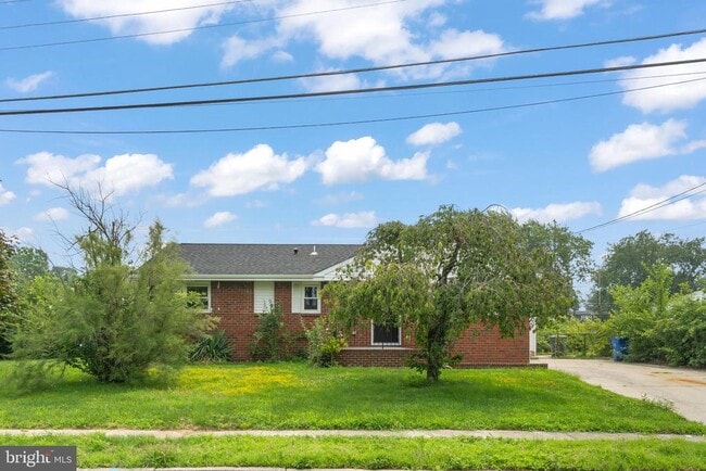 Building Photo - 615 Fairmount Dr