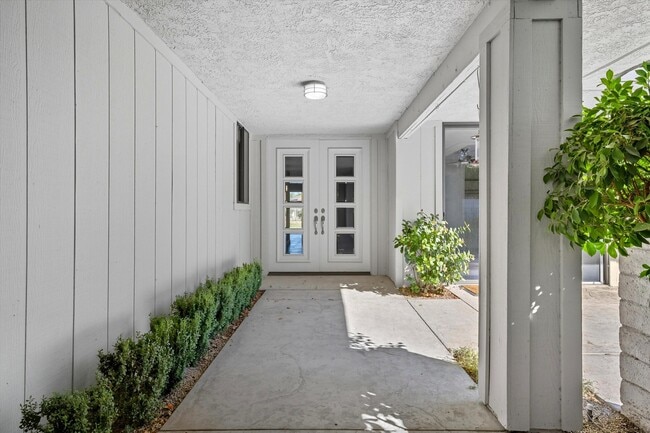 Building Photo - 47 Cornell Dr