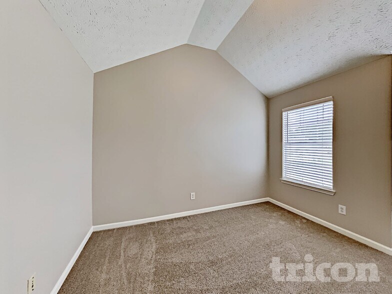 Building Photo - 7637 Garnet Dr