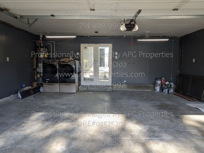 Building Photo - 1409 N Roundtree Ln