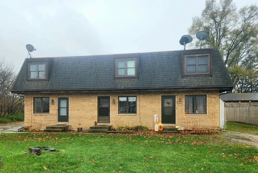 Primary Photo - 326 E 2nd St