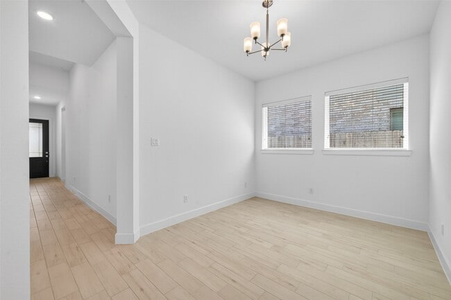 Building Photo - 211 Amaranth Wy