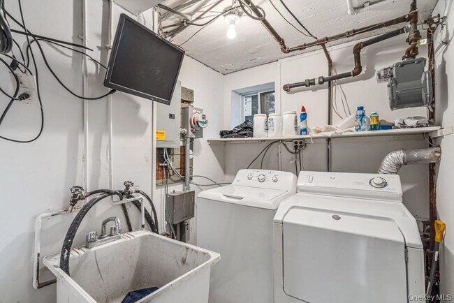 Building Photo - 95-25-95-67 67th Ave