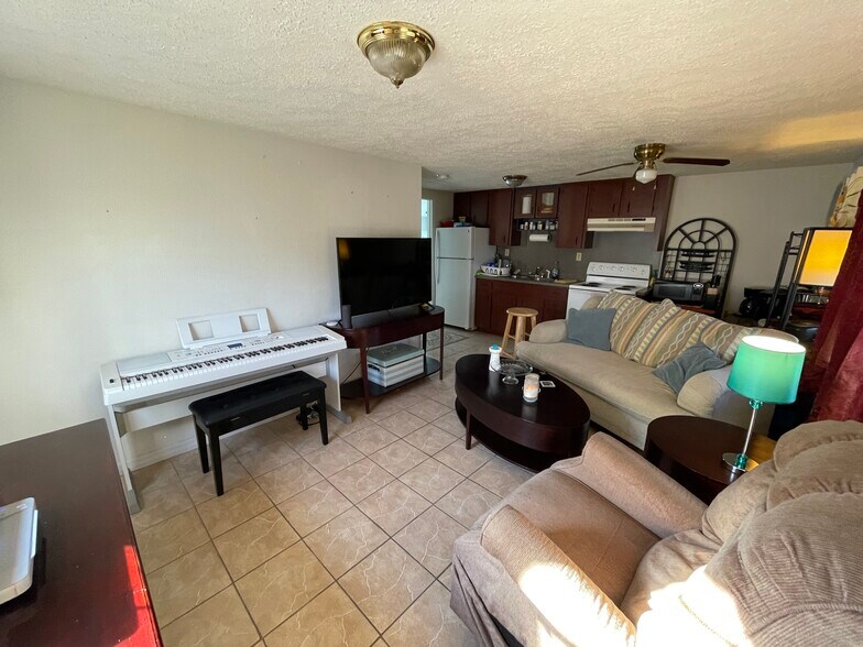 Living Room pt. 1 - 1225 W Pierce St