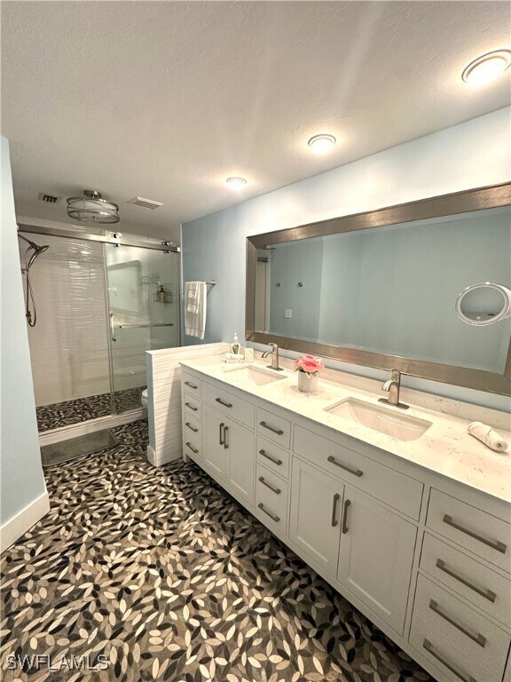 Building Photo - 9828 Luna Cir