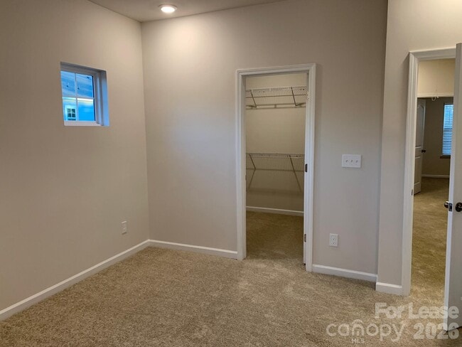 Building Photo - 12031 Remarque Rd