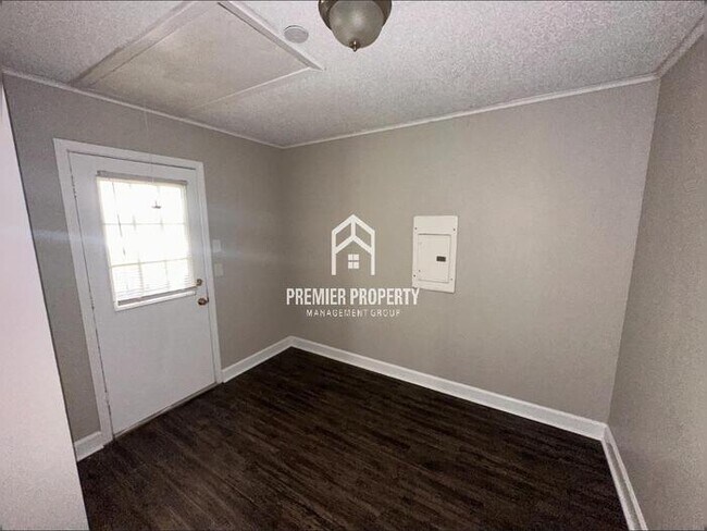 Building Photo - 4463 Ryans Run Rd