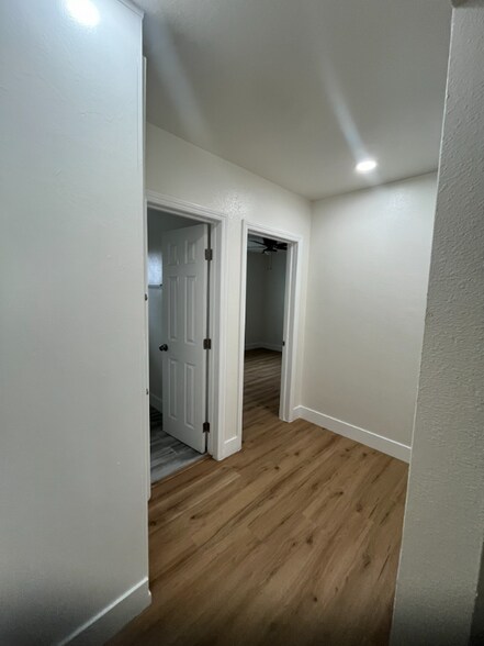 Building Photo - 9826 Cedar St
