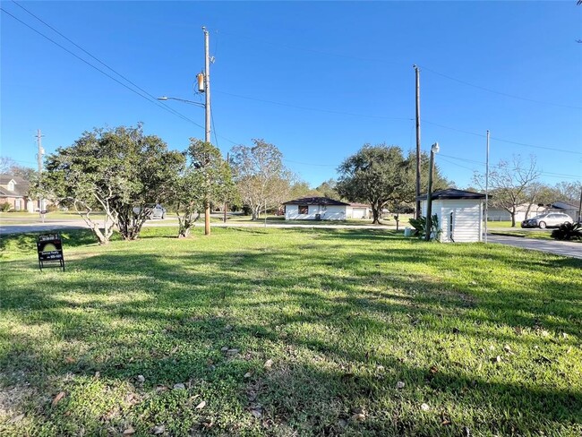 Building Photo - 3806 Peck Ave