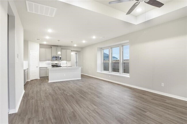 Building Photo - 828 Laguna Grn Ln