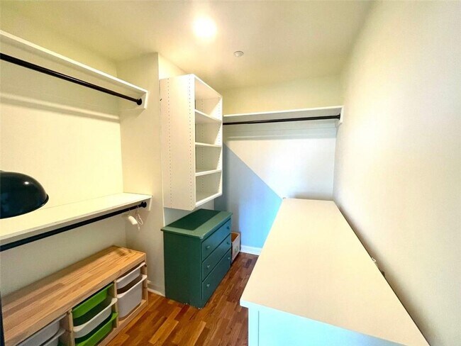 Building Photo - 195 14th St NE