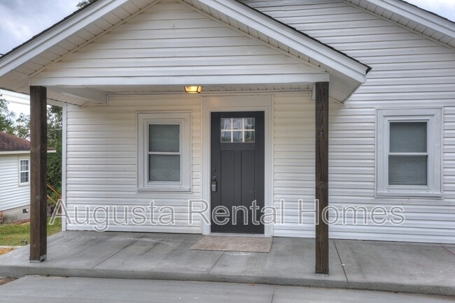 Building Photo - 2753 Hazel St