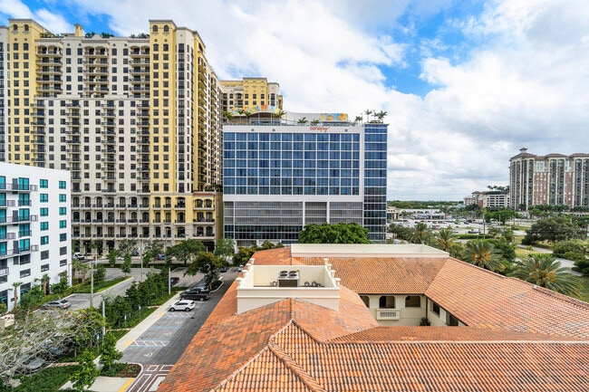 Building Photo - 600 S Dixie Hwy