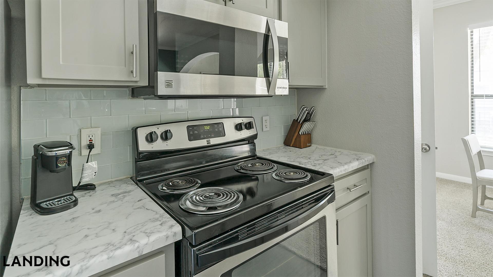 Building Photo - 777 Preston St