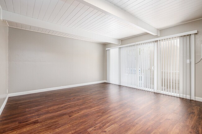 Building Photo - Orchard Hill