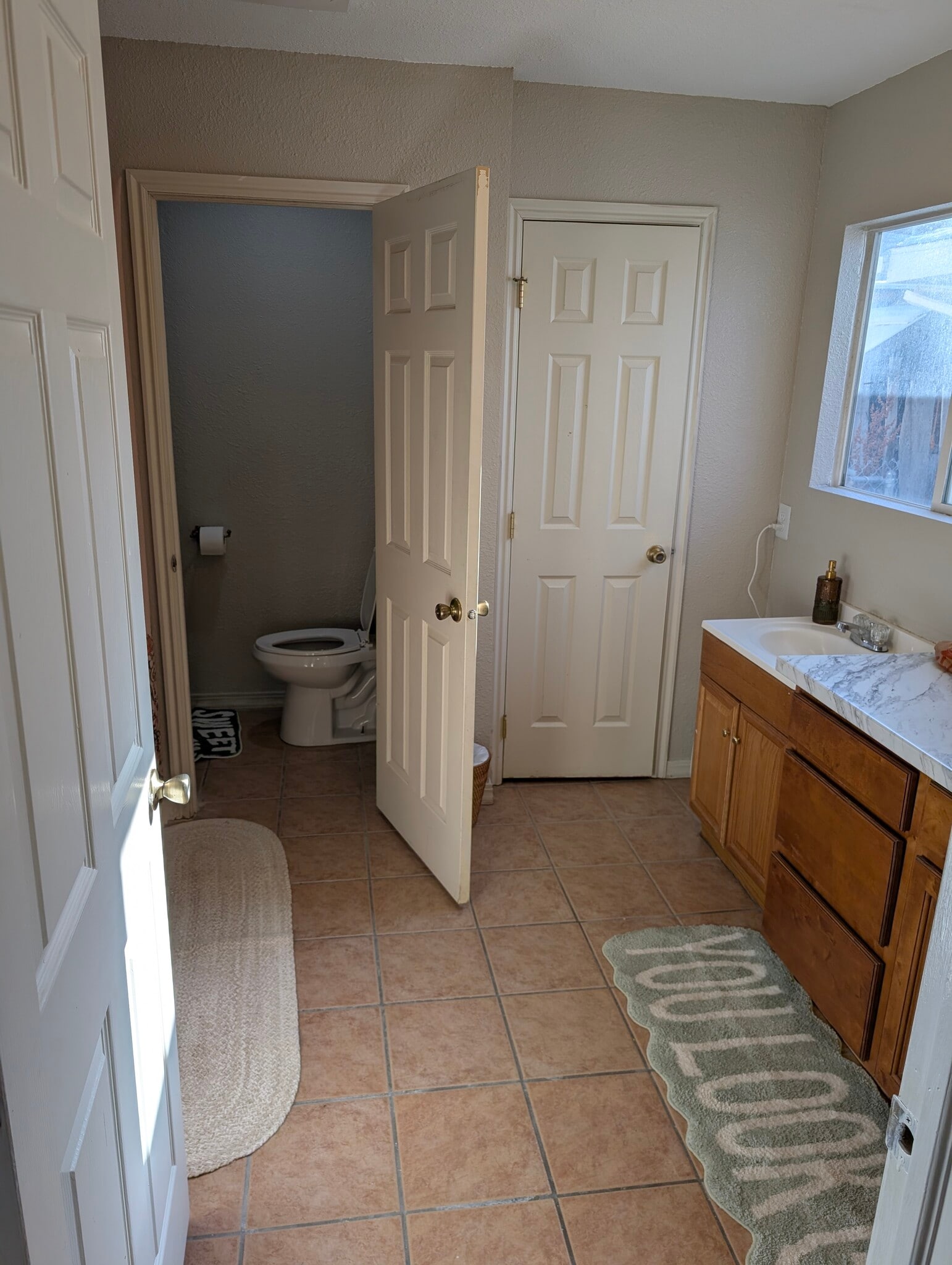 Building Photo - 741 Elm St