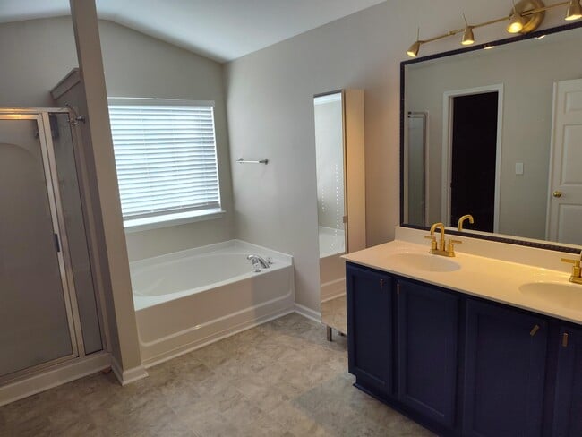 Building Photo - 8708 SedgeBurn Dr