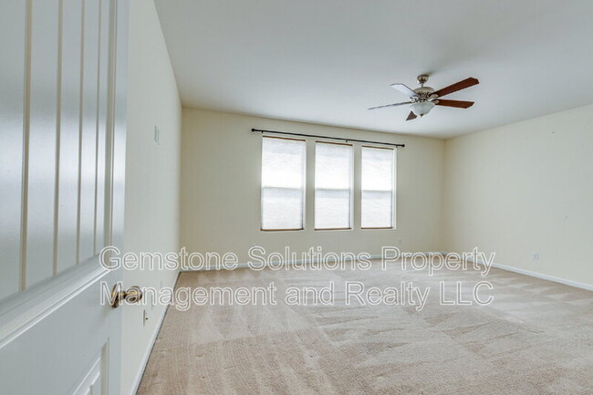 Building Photo - 203 S Dunnwood Ln