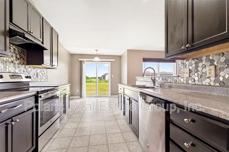 Building Photo - 872 Cherry Tree Ln