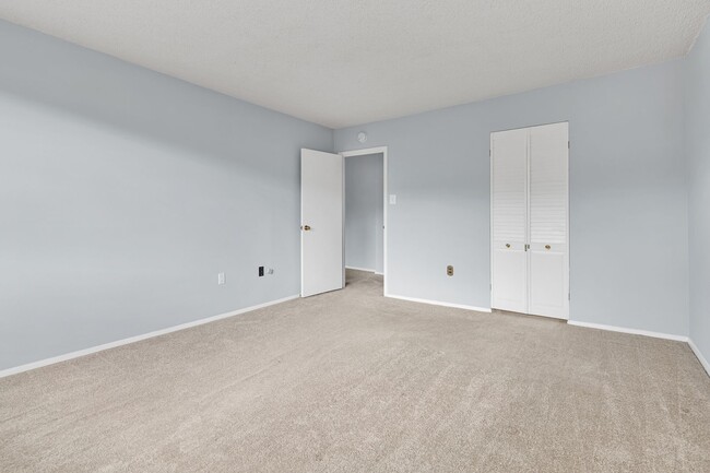 Building Photo - Dupont Condo | 1 Bed | 1 Bath | 780 Sf | Private Balcony | Parking Rental Available at Additional...