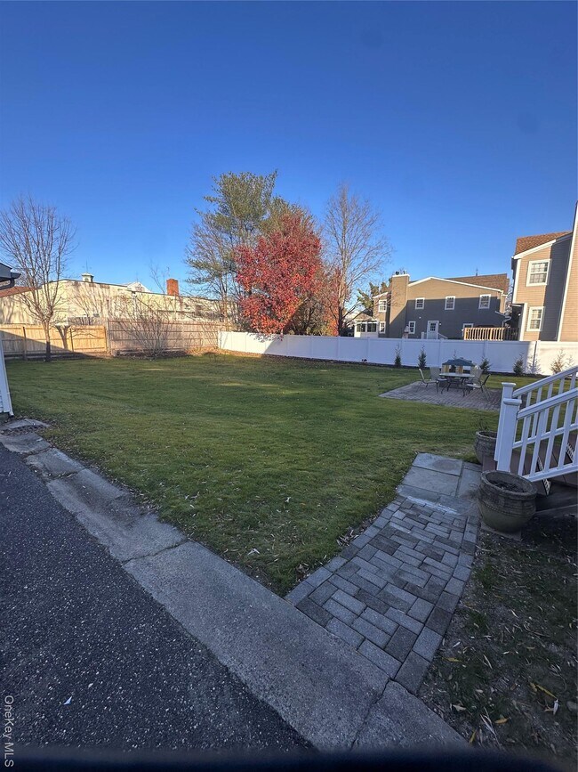 Building Photo - 24 Kellogg St