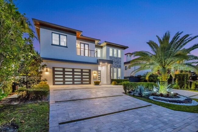 Building Photo - 334 Isle of Capri Dr