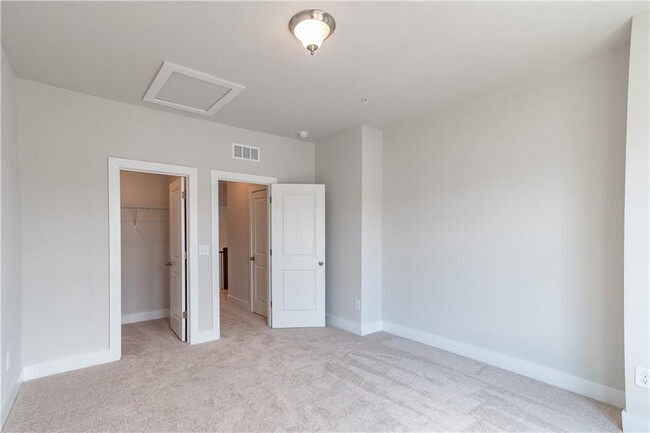 Building Photo - 1239 Waterfall Ct