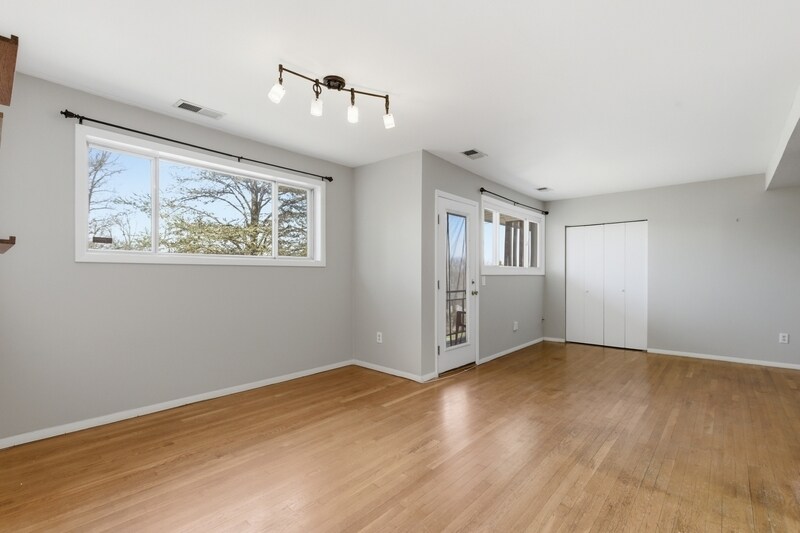 Building Photo - 521 Epsom Rd