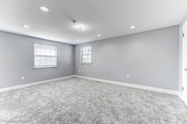 Building Photo - 43449 Arbor Way W